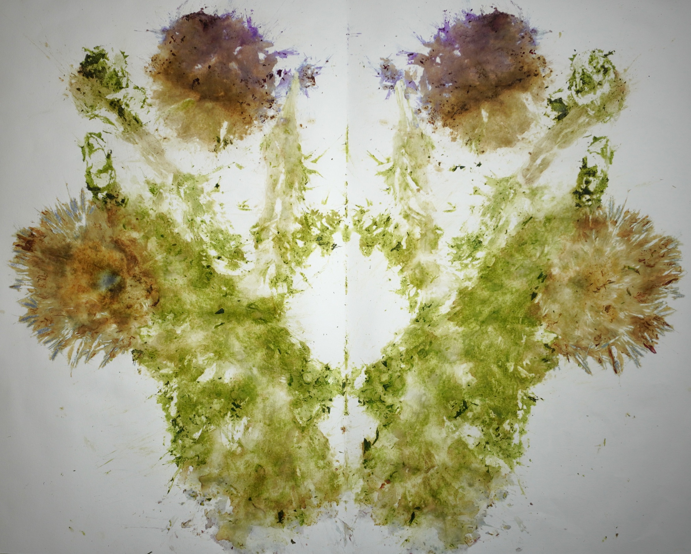 Green symmetrical flower pigment print